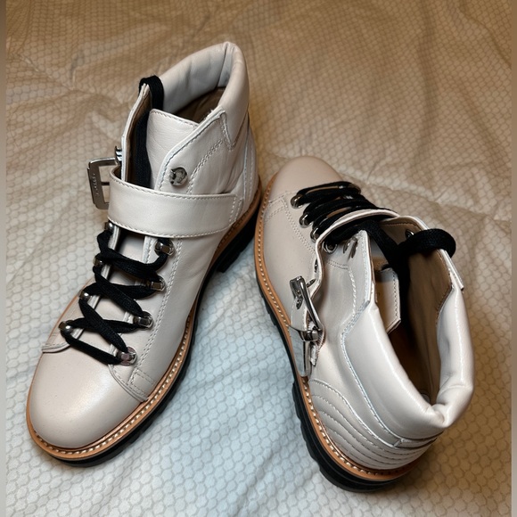 BOOTS - Picture 3 of 4